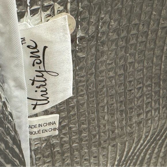 Thirty-One Thermal Tote in the retired "Pink Pop Medallion" pattern. NWT - Picture 9 of 10